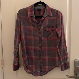Nollie flannel size small. EUC